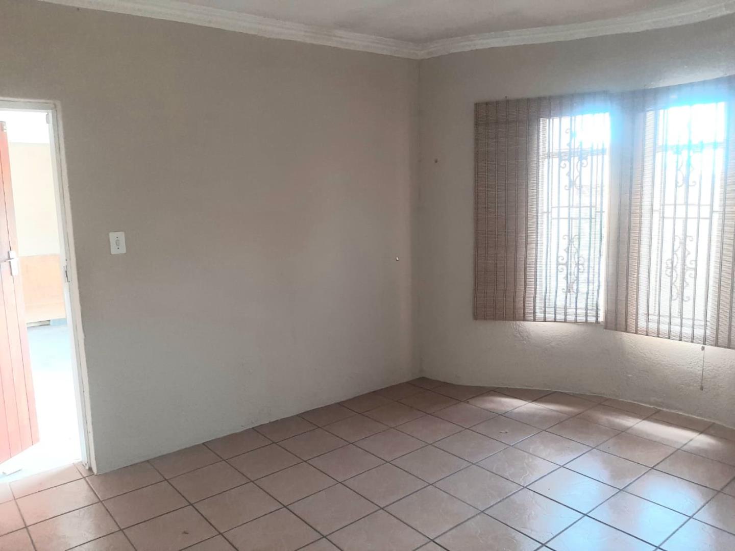 606284_PHOTO-2022-11-26-18-23-03